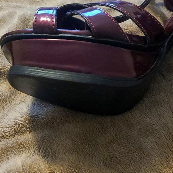 Deep Plum heels - Picture 9 of 9